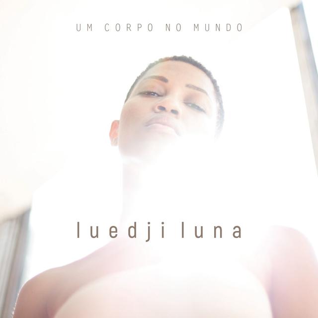 Album cover art for Um corpo no mundo