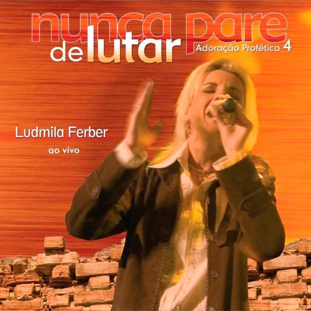 Album cover art for Nunca Pare de Lutar (Ao Vivo)